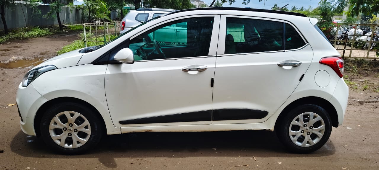 Hyundai Grand I10(2013-2017) Sportz 1.1 Crdi